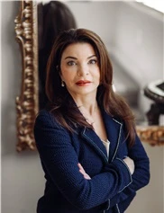 Mariam Awada board-certified labiaplasty surgeon