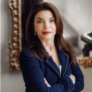 Mariam Awada board-certified labiaplasty surgeon