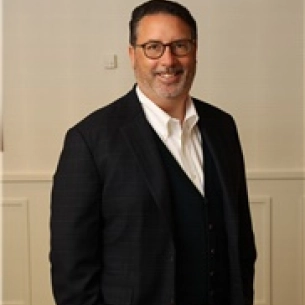 Thomas Davenport board-certified labiaplasty surgeon