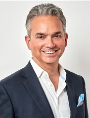 Henry Garazo board-certified labiaplasty surgeon