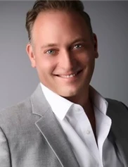 Duncan Hughes board-certified labiaplasty surgeon