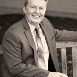 Paul Vanek board-certified labiaplasty surgeon