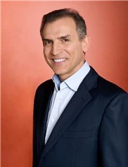Luis Vinas board-certified labiaplasty surgeon
