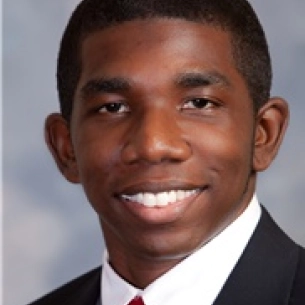 Cedric Hunter board-certified labiaplasty surgeon