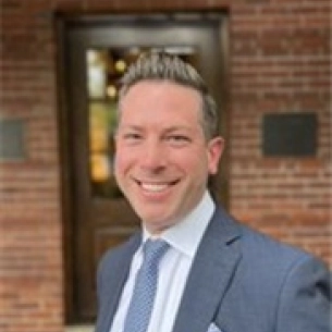 Brett Phillips board-certified labiaplasty surgeon