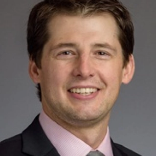 Gerhard Mundinger board-certified labiaplasty surgeon