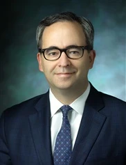 Justin Sacks board-certified labiaplasty surgeon
