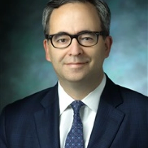 Justin Sacks board-certified labiaplasty surgeon