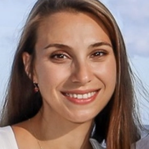 Bella Avanessian board-certified labiaplasty surgeon