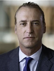 Detlev Erdmann board-certified labiaplasty surgeon