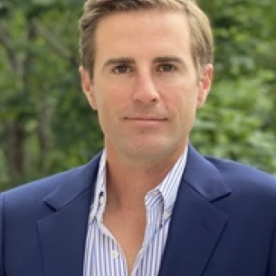 Rhett Willis board-certified labiaplasty surgeon