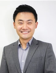 Hanyang (Henry) Liu board-certified labiaplasty surgeon