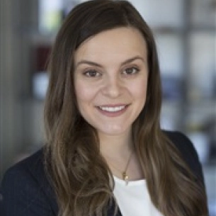 Diana Flis board-certified labiaplasty surgeon