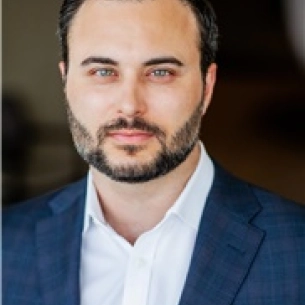 Stefanos Boukovalas board-certified labiaplasty surgeon