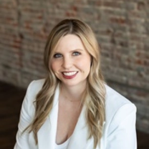 Katherine Kottwitz board-certified labiaplasty surgeon