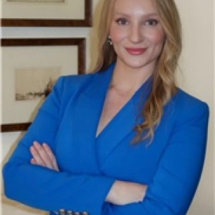 Ellen Ezell board-certified labiaplasty surgeon