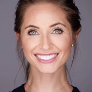 Chelsey Johnson board-certified labiaplasty surgeon