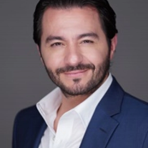 Agustin Cornejo Esquerra board-certified labiaplasty surgeon