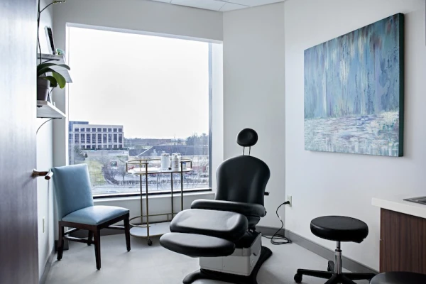 cool-springs-plastic-surgery-brentwood-2.jpg