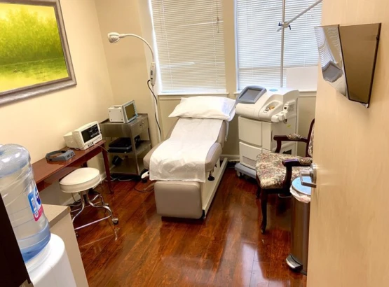 la-bella-cosmetic-surgery-nga-dang-md-3.jpg