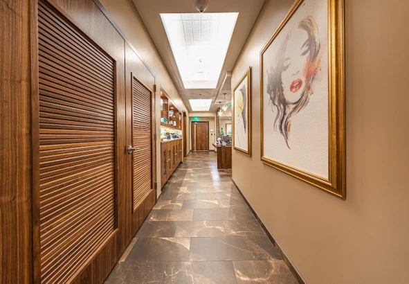 the-naderi-center-for-plastic-surgery-dermatology-1.jpg