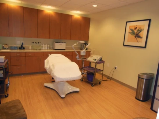 plastic-surgeon-baltimore-md-dr-alyson-wells-4.jpg