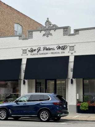 lisa-j-peters-md-plastic-surgery-medical-spa-4.jpg