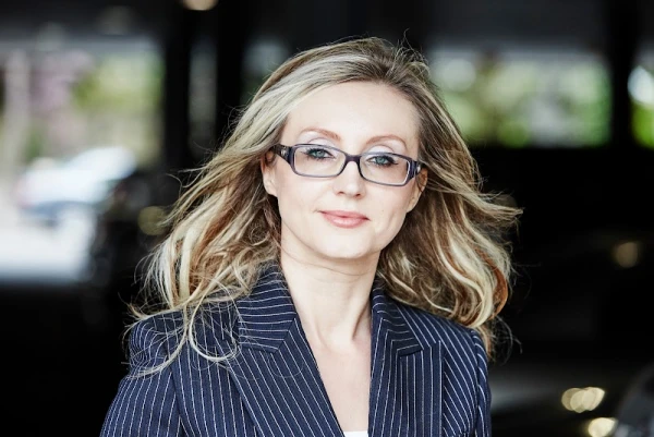 dr-svetlana-danovich-cosmetic-surgeon-in-lynbrook-4.jpg