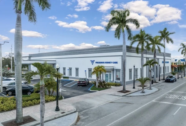 dr-k-miami-plastic-surgery-bart-kachniarz-1.jpg