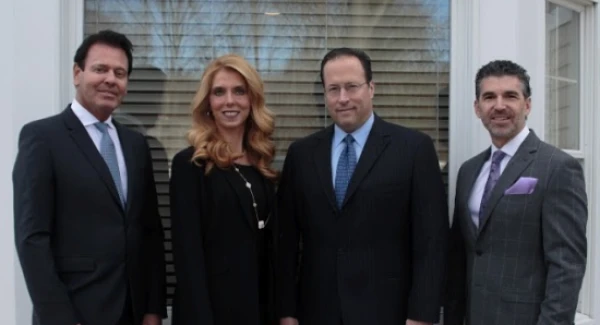 associates-in-plastic-surgery-3.png