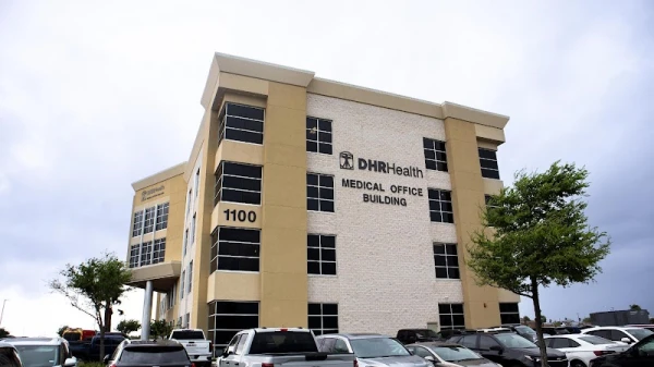 dhr-health-plastic-reconstructive-surgery-institute-1.jpg