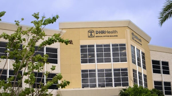 dhr-health-plastic-reconstructive-surgery-institute-3.jpg