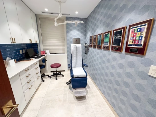 park-avenue-plastic-surgery-douglas-monasebian-md-1.jpg