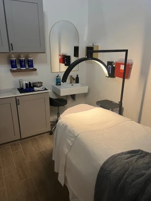 r-r-medical-aesthetics-4.jpg