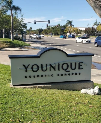 younique-cosmetic-surgery-center-medical-spa-oxnard-1.jpg
