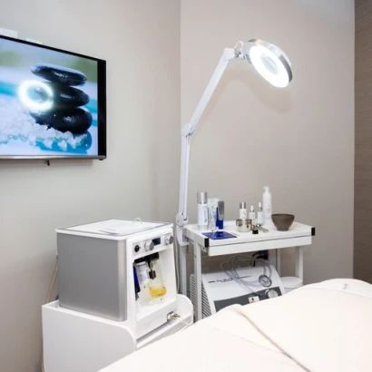 dr-kaveh-alizadeh-cosmoplastic-surgery-2.jpg