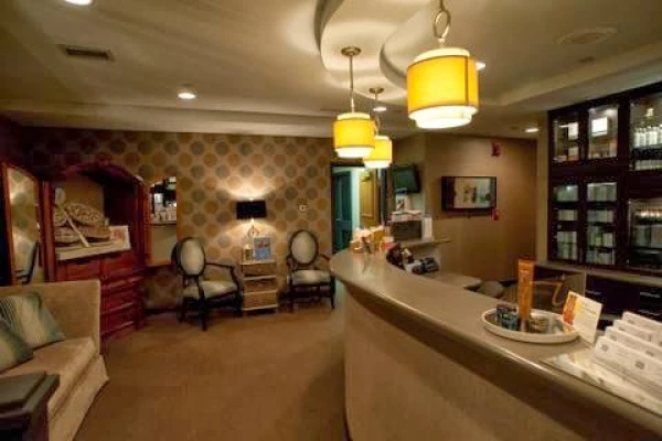 bruce-w-van-natta-md-inside-meridian-plastic-surgery-center-2.jpg