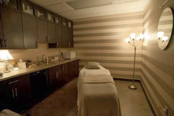 bruce-w-van-natta-md-inside-meridian-plastic-surgery-center-4.jpg