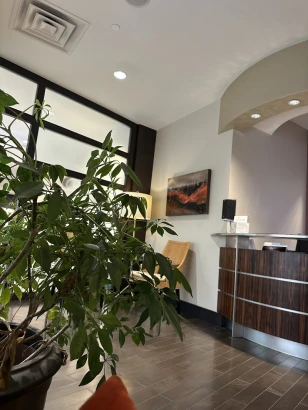 caloaesthetics-plastic-surgery-center-2.jpg