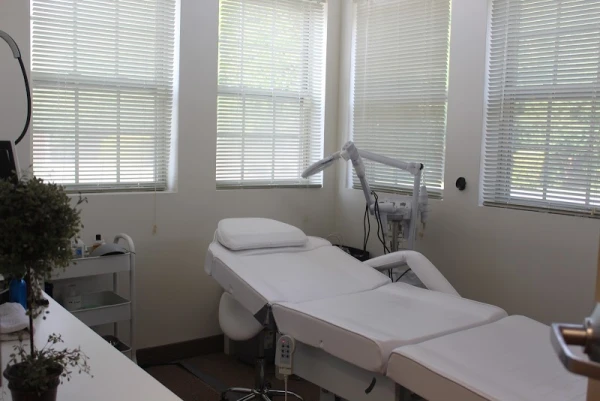 aesthetiq-plastic-surgery-priti-patel-md-1.jpg