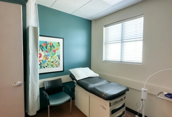 alyson-kirchner-md-kirchner-women-s-clinic-3.jpg