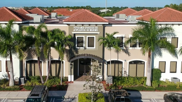 dr-william-j-vinyard-board-certified-plastic-surgeon-port-st-lucie-fl-1.jpg
