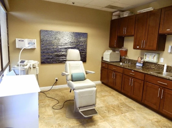 rex-moulton-barrett-md-plastic-surgery-medispa-3.jpg
