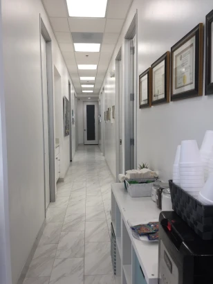 skinzone-laser-cosmetic-surgery-dr-hannah-vu-md-1.jpg