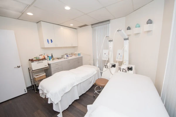 center-for-cosmetic-surgery-sassan-alavi-md-2.jpg