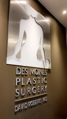 des-moines-plastic-surgery-4.jpg