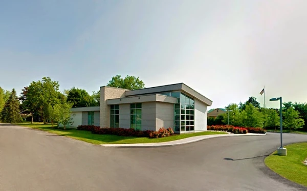 deluca-plastic-surgery-2.jpg