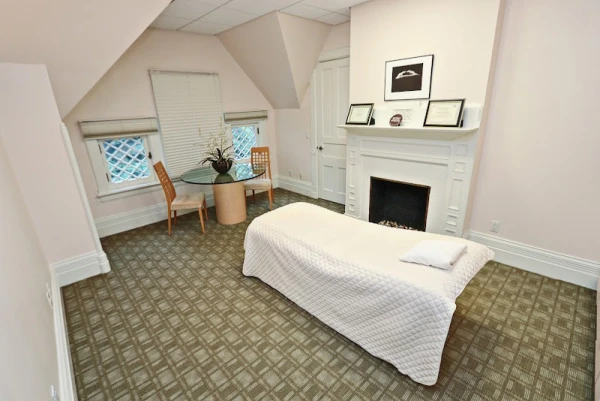q-the-medical-spa-at-lindsay-house-3.jpg