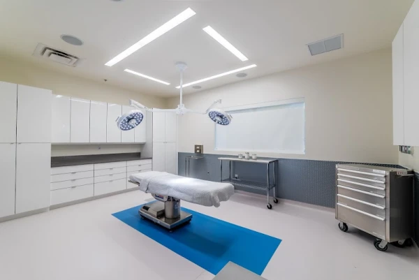 kent-v-hasen-md-aesthetic-plastic-surgery-med-spa-of-naples-2.jpg