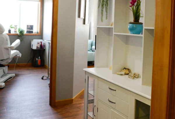 renew-esthetics-med-spa-4.png